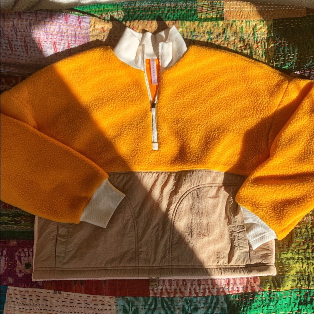 🌼Fabletics Fleece Pullover🌼 - Picture 3 of 6